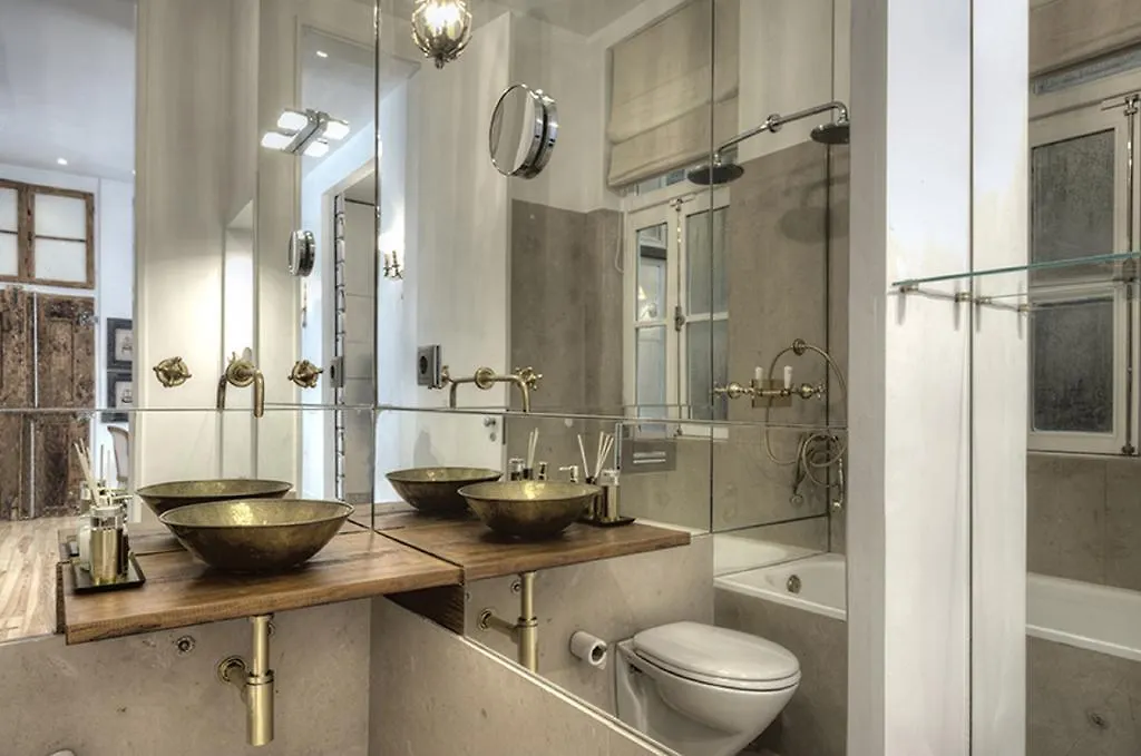 Arsenal Apartment 0*, Lissabon